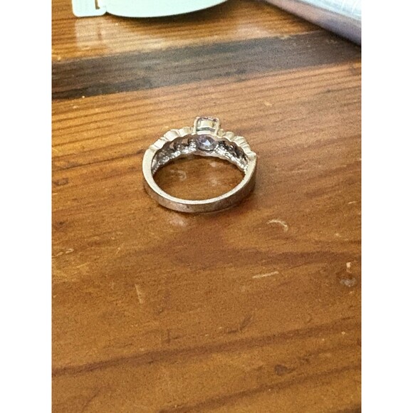 Sterling Silver Amethyst Ring Womens Size 9 Beautiful - Picture 4 of 11